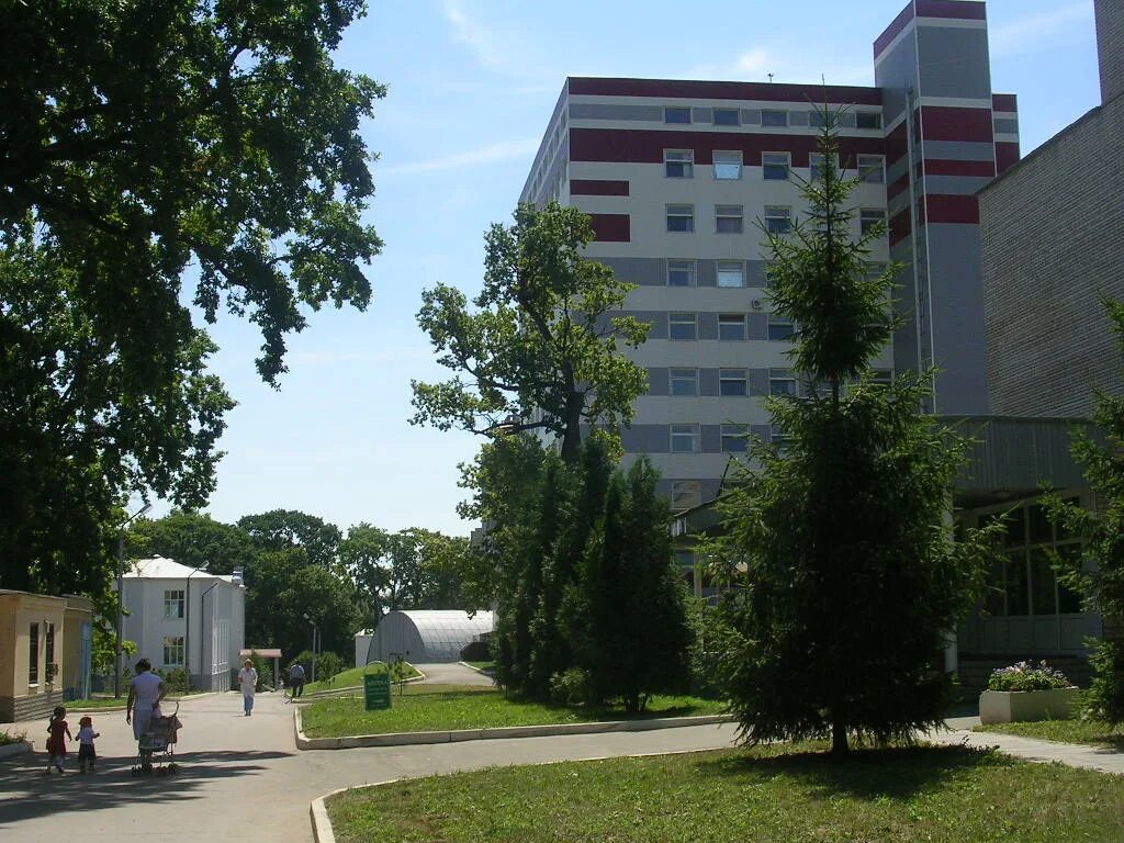 ДКБ Саратов. Саратовская ЖД больница. Железнодорожная поликлиника Саратов. Больница для железнодорожников в Саратове.