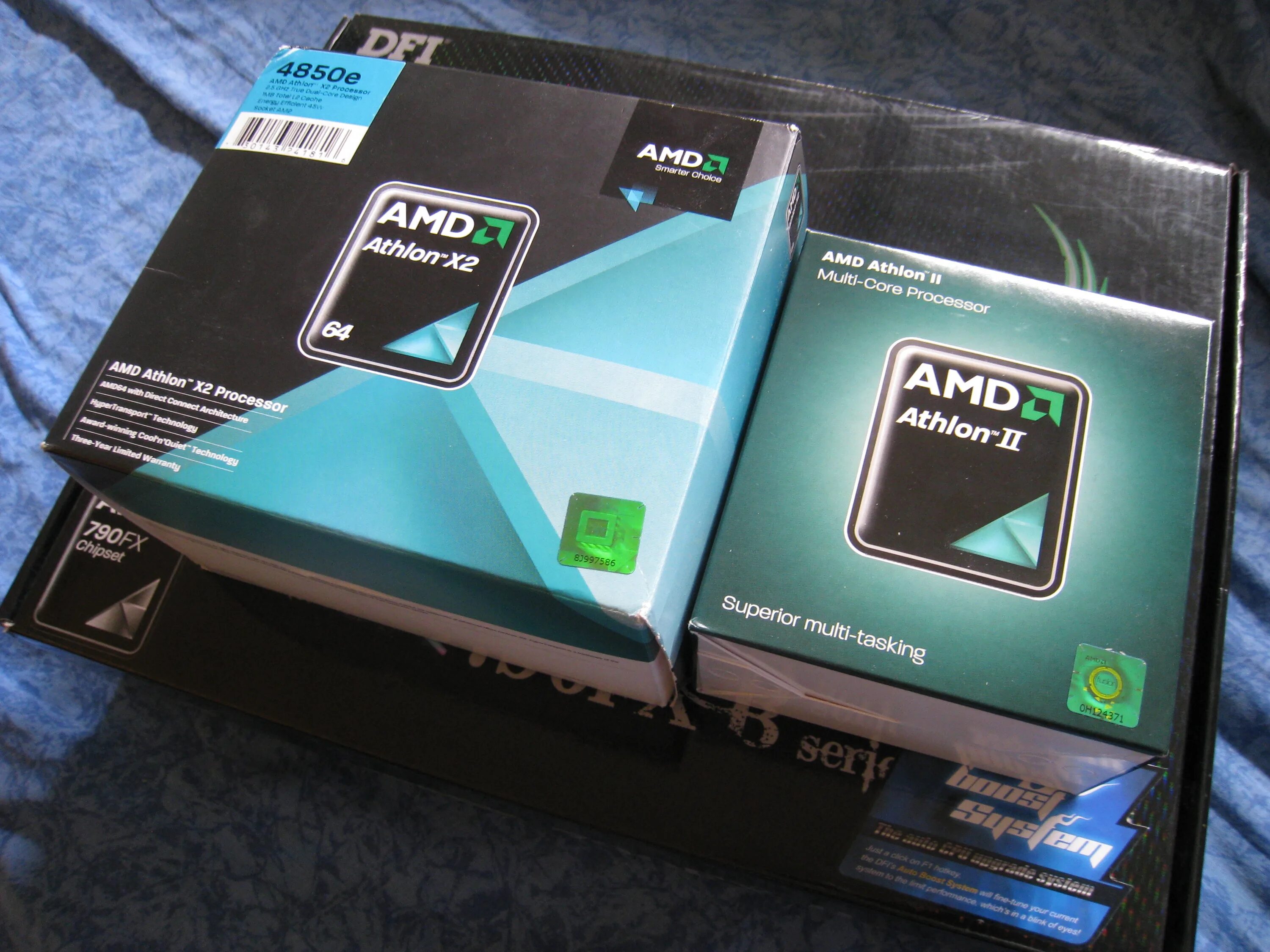 Amd 2 series. AMD Athlon 64 x2. АМД Athlon 64 x 2. AMD Athlon II x64 2. AMD Athlon 64 x2 Box.