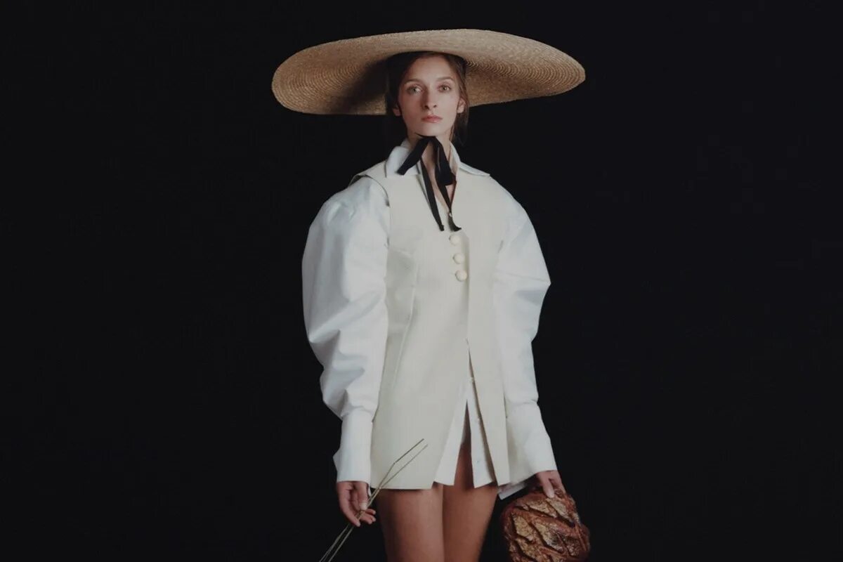 Платье jacquemus. Jacquemus 2022. Jacquemus 2024. Симон жакмюс одежда. Jacquemus 2012.