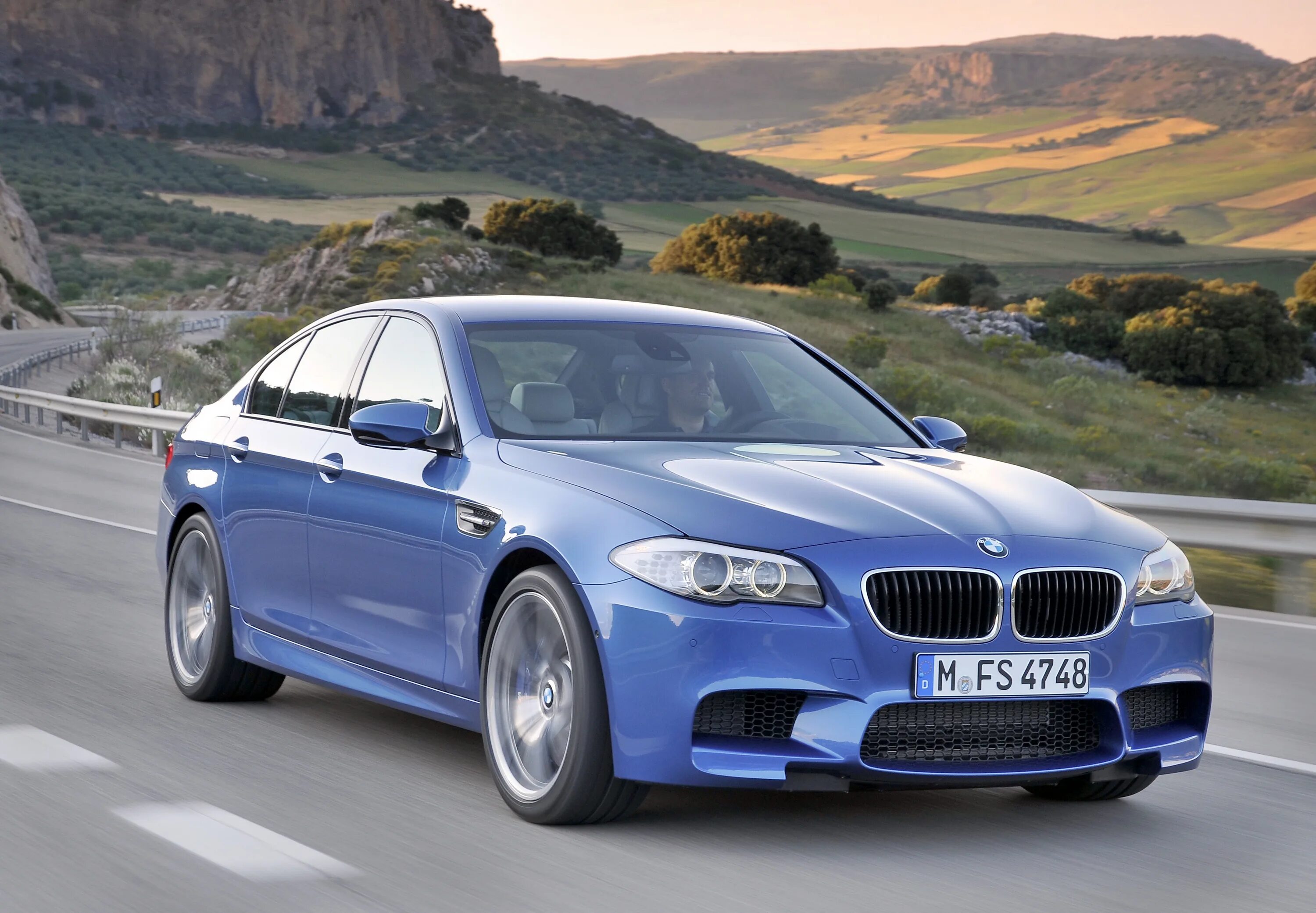 Купить м5 в россии. BMW m5 f10. BMW m5 f91. BMW m5 f10 2012. БМВ м5 седан.