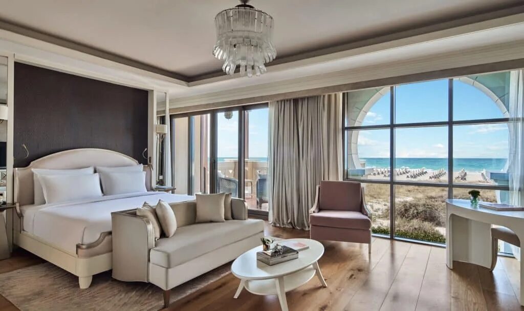 фотообои в интерьере. мир роскоши и комфорта рамка. женщина в роскоши. яхта azimut grande 120sl. мир роскоши и комфорта рамка.