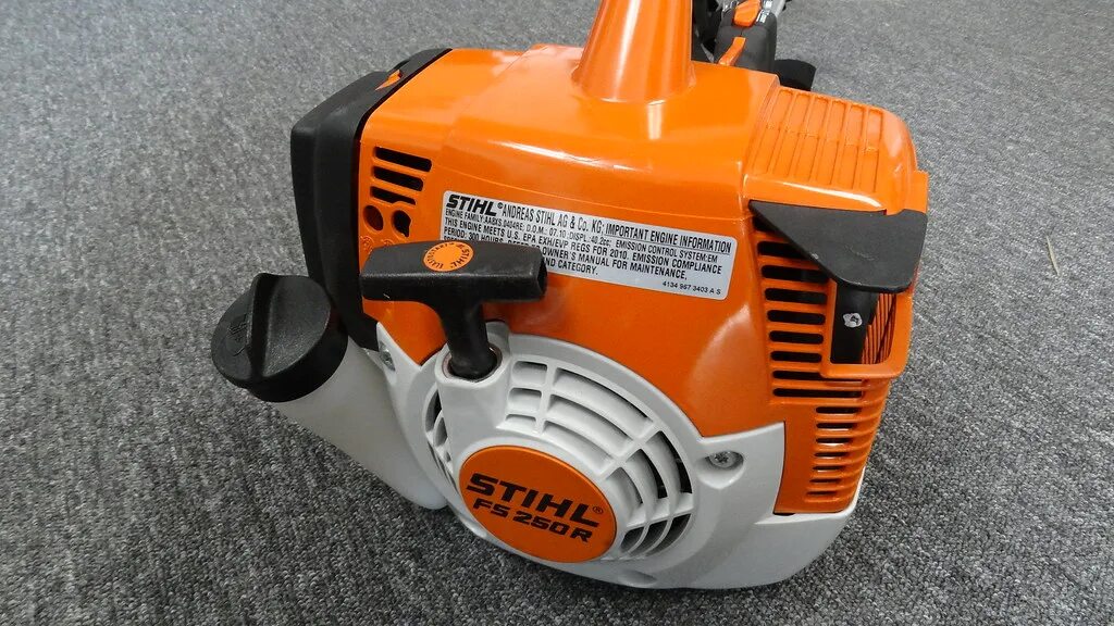 Штиль 250 бу. Shtil fs250. Stihl FS 250. Триммер Stihl FS 250. Бензиновый триммер Stihl fs250.