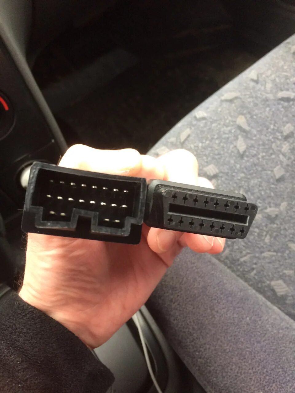 Диагностический разъём kia spectra. Разъем обд киа спектра 2007. Разъем обд 2 киа спектра 2006 год. Kia spectra 2008 диагностический разъем. Диагностический разъём kia spectra.