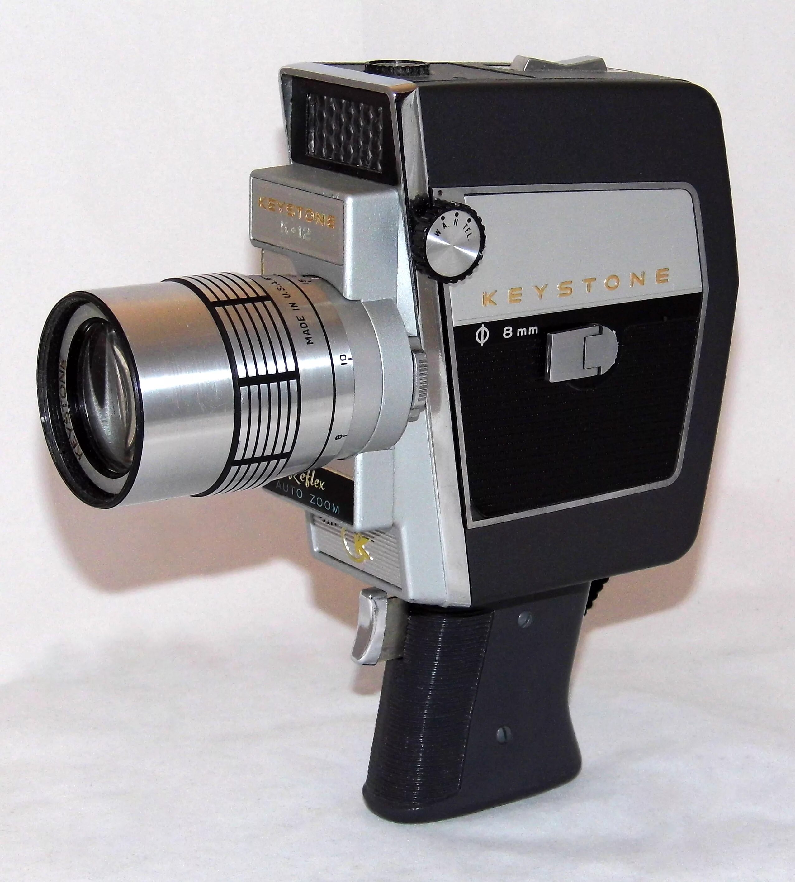 Старые камеры фото. Кинокамера Canon 8mm. 700х. Пленочная кинокамера k4 super16. Кинокамера Кодак пленочная. Старая пленочная видеокамера.