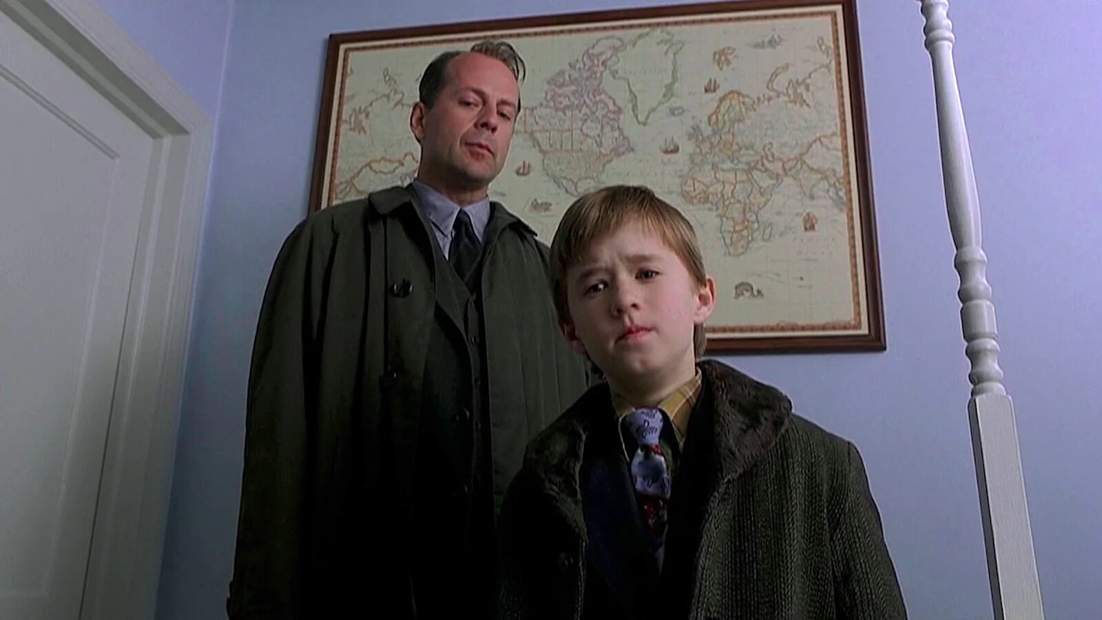 Хэйли Джоэл Осмент шестое чувство 1999. The sixth sense 1999. Брюс Уиллис шестое чувство. Брюс уиллис чувство