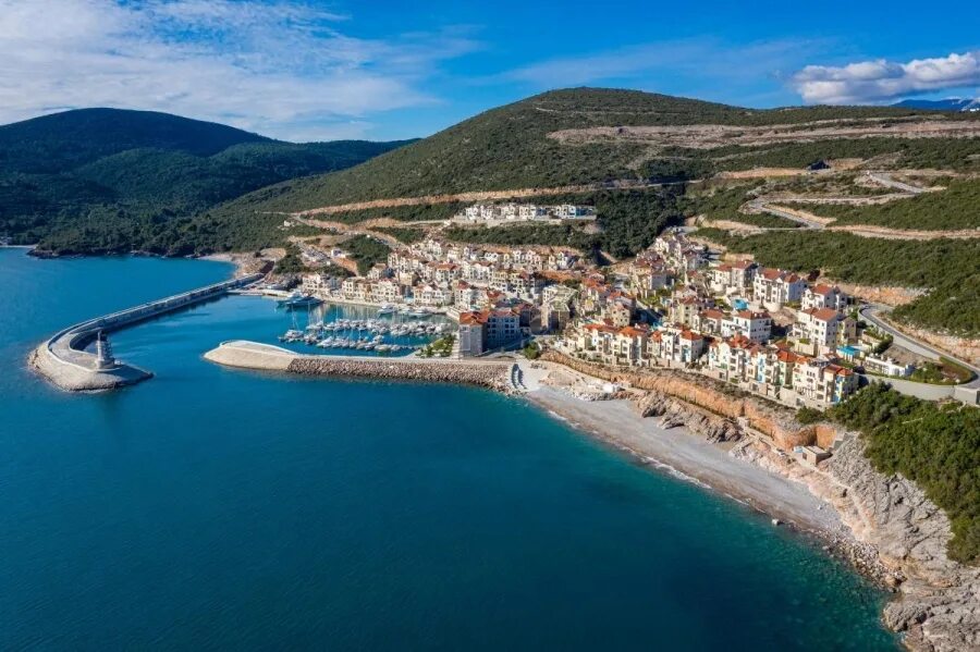 Луштица черногория. Луштица черногория. The chedi черногория. Lustica bay. Луштица.