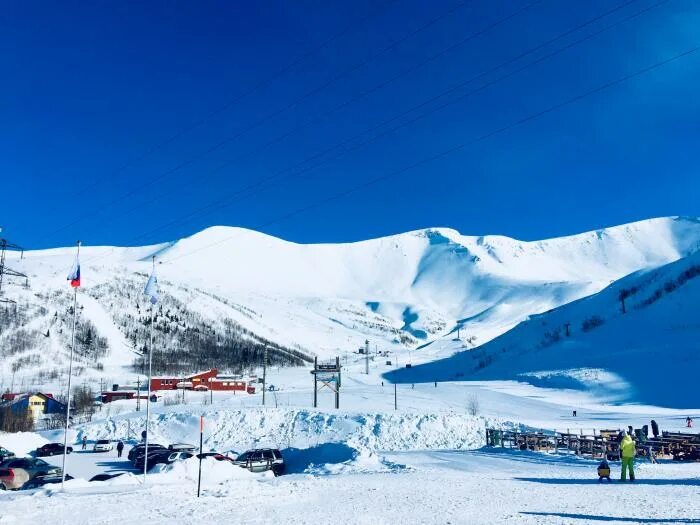 Айкуайвенчорр горнолыжный курорт. Айкуайвенчорр Кировск. Гора Айкуайвенчорр. Вид с горы Айкуайвенчорр. Айкуайвенчорр гора фотографии.