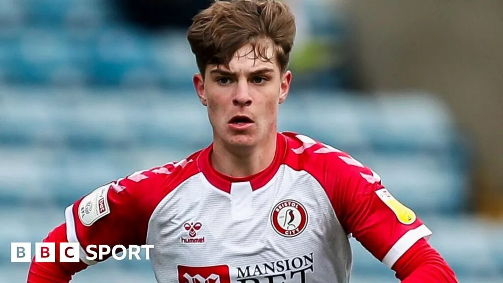 Алекс скотт бристоль. Аура 5 рэп фестиваль черноречье. Алькантара ливерпуль. Alex city. Москва сити на одном фото.