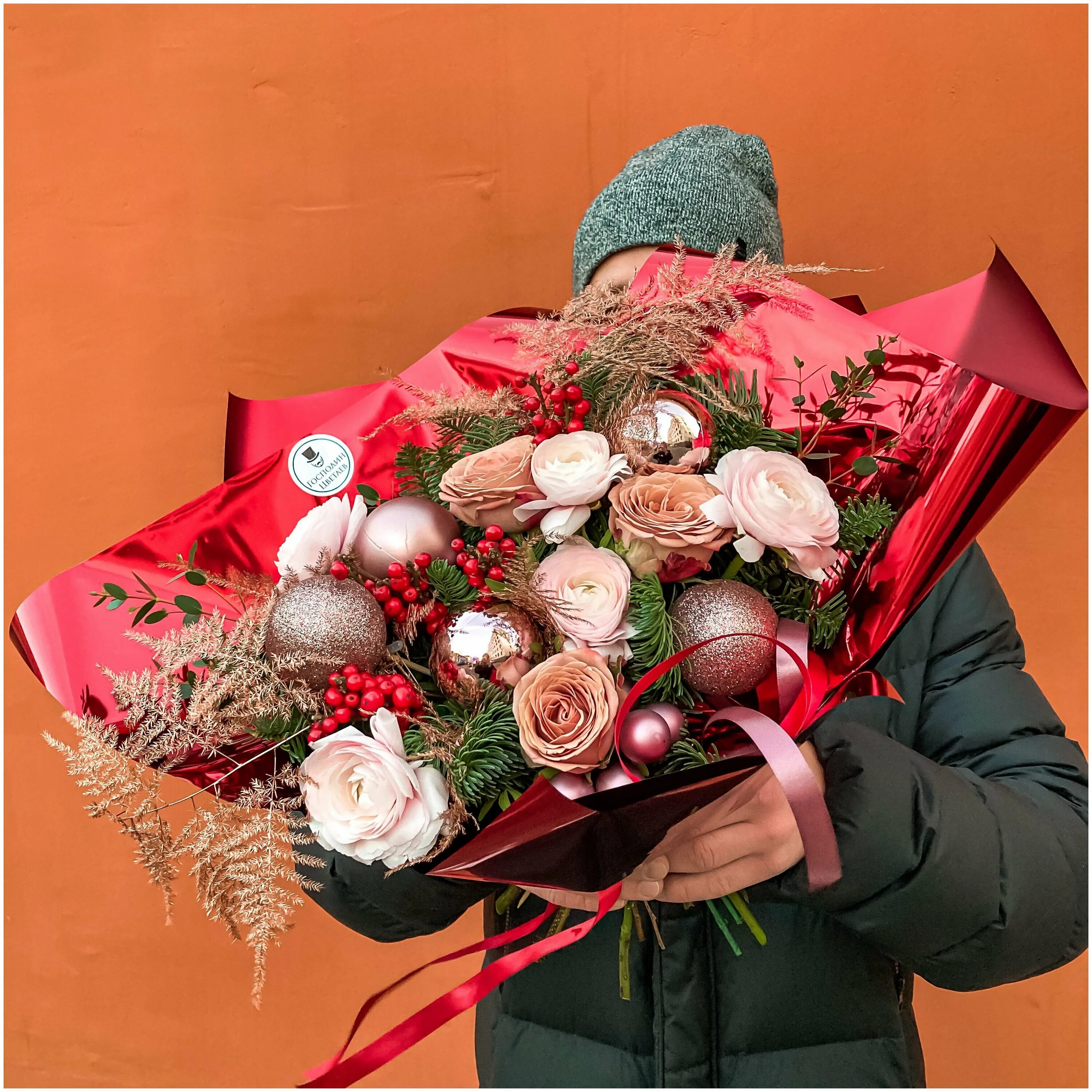 дарят ли букет на новый год. новогодние подарки цветы. необычный зимний букет. новогодний декор из нобилиса. бюджетные букеты на новый год.