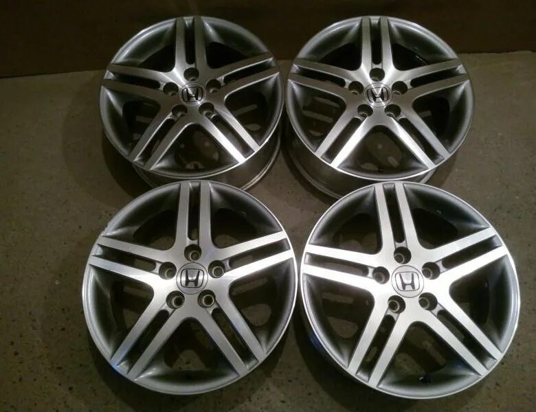 Honda r17. Диски Honda r17 5x114.3. Honda r17 5x114.3. Диски Honda r17 5x114.3 параметры. Диски Honda Delta r17.