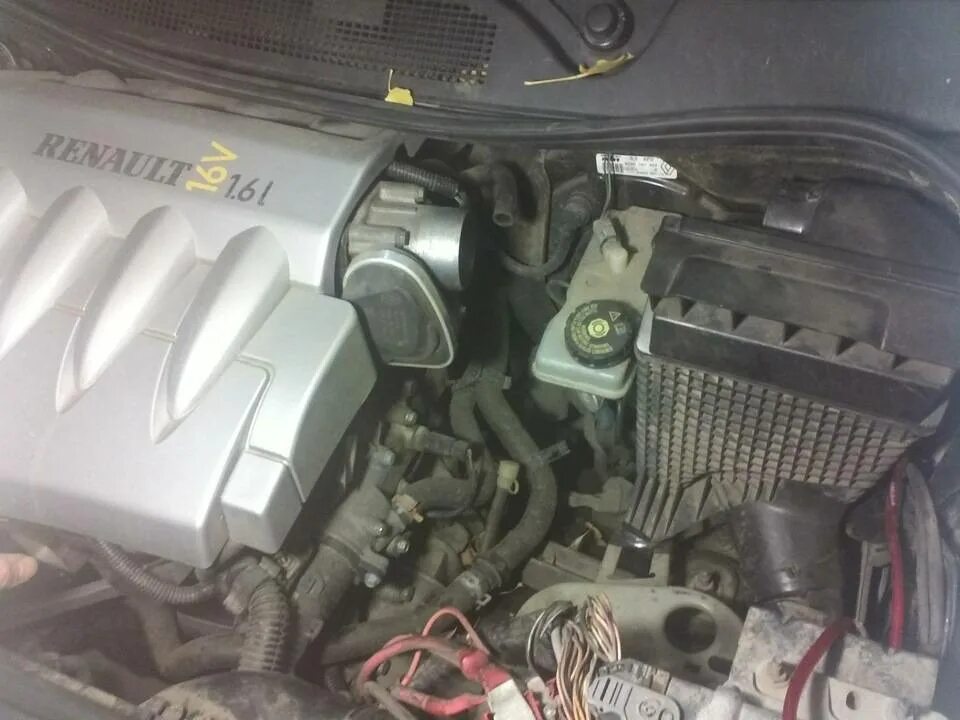 Стартер рено меган 2 м 2006г. Расположение стартера меган 2. 6. Стартер рено меган 2 табличка. Рено меган 2 где стартер.