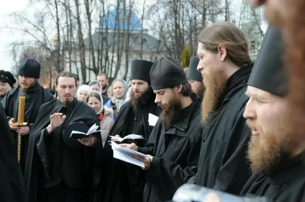 Монахи оптиной. Оптина пустынь насельники. иеромонахи насельники оптиной пустыни. оптина пустынь братия. оптина пустынь монастырь монахи.