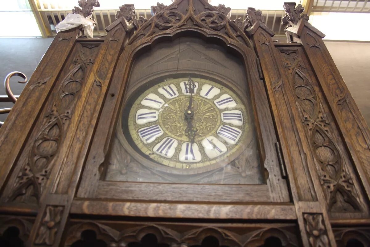 механизм часов. ремонт часов выезд. часовой механизм напольных часов. ремонт часов. часовщик эстетика.