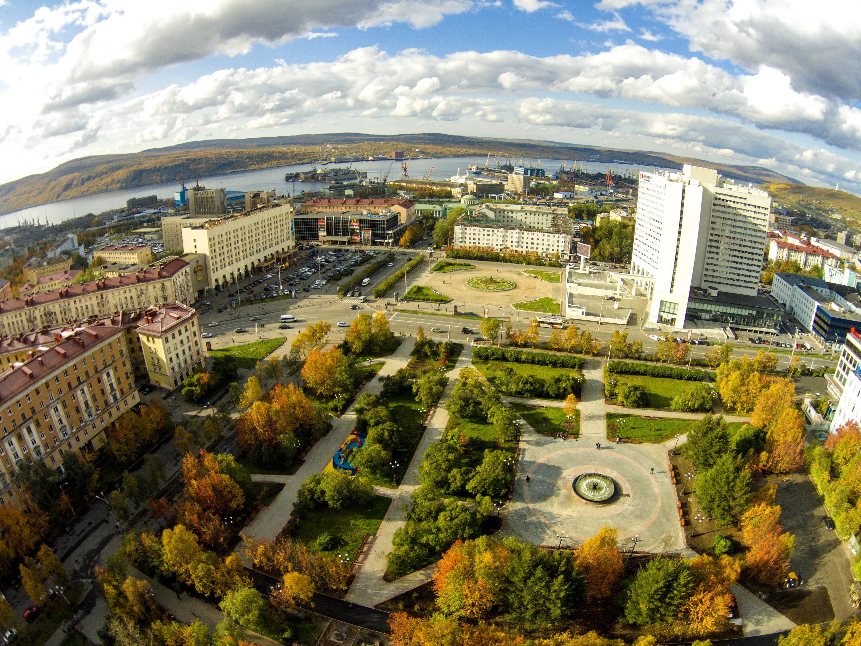Город центр возможностей. Площадь пять углов мурманск. мурманск 5 углов. центр мурманска 5 углов. мурманск сквер на 5 углах.