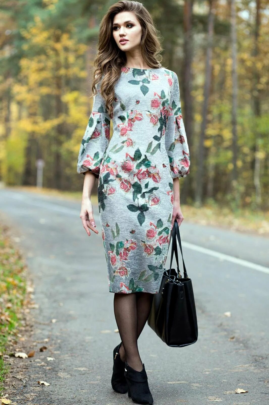 Осени фасон. Красивые осенние платья. Женщина осень. Красивые женские платья. Шифоновое платье с грубыми сапогами.