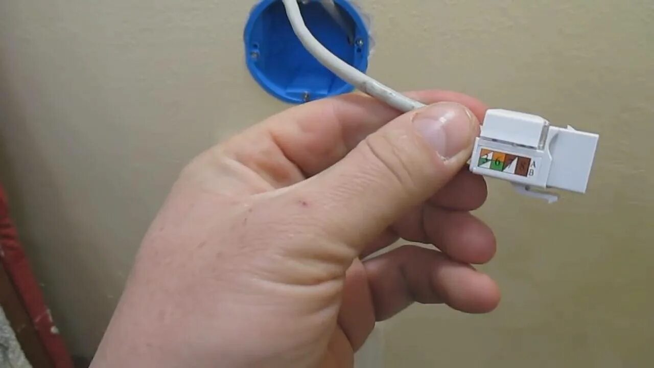 Интернет розетка 8 жил. Розетка rj45 4 порта Legrand. Блок розеток 230 RJ-45 Lezard. Подключение розетки Лезард. Проходная розетка rj45.