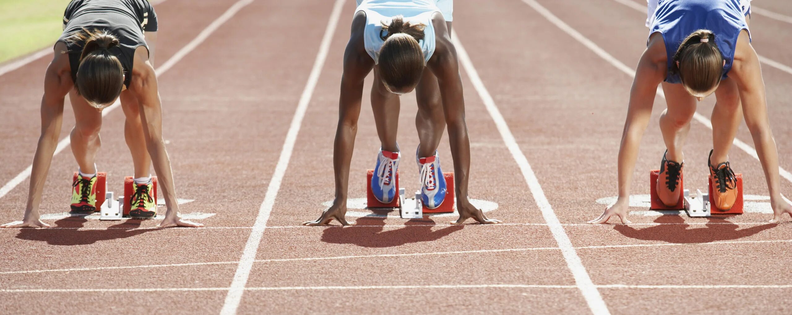 Спортсмен на старте. Низкий старт. Бег соревнования. Бегун на старте. Ready to run