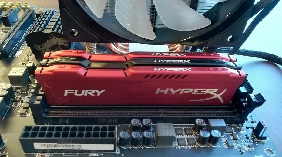 Плашка памяти ddr4. Оперативка АМД. Оперативная память Ryzen. Плашка оперативки AMD. Оперативка под Ryzen 5 1600.