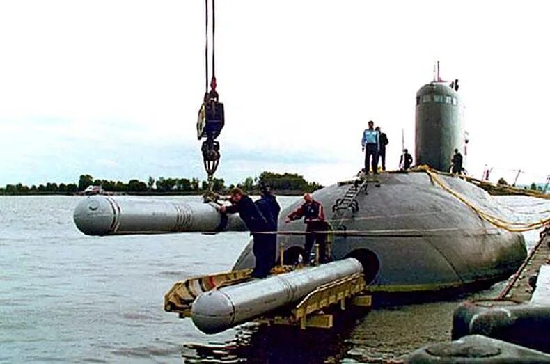 Против торпеды. Подводная лодка палтус 877. Электрическая торпеда Уэт-1. Торпедный аппарат подводной лодки 877. Ракета 3м14 Калибр.