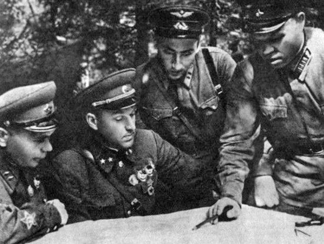 Рокоссовский 1943. Рокоссовский 1941. Войска рокоссовского. Войска рокоссовского. Рокоссовский 1941.