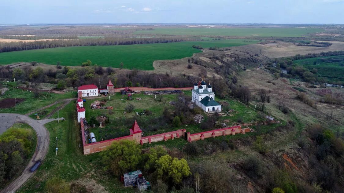 Троицкий район орловской области. Троицкий Оптин монастырь в Болхове. Оптинский монастырь Болхов. Оптин монастырь Орловская область. Оптин женский монастырь г Болхов.