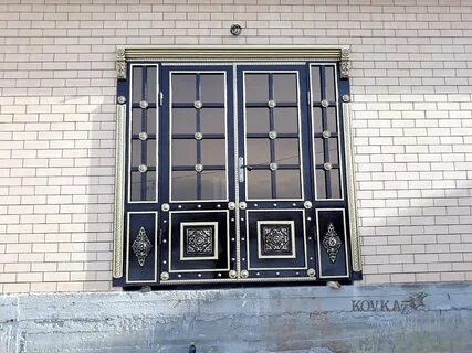 Lot doors