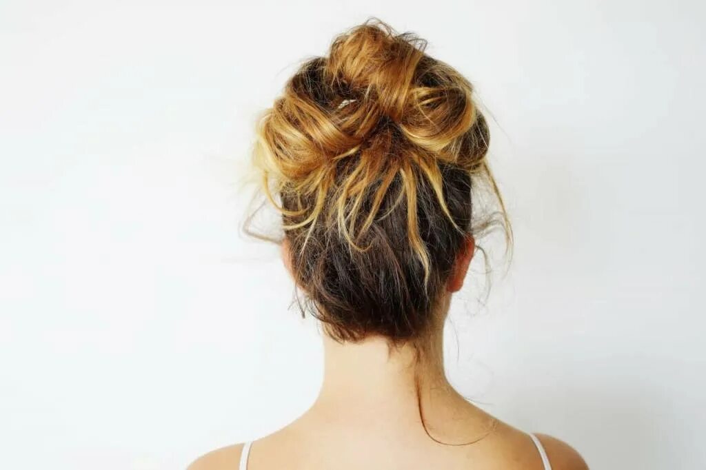 Небрежные секунды. Небрежный градуированный боб. Каре растрепанный боб. Небрежные секунды. Творческий беспорядок на голове.