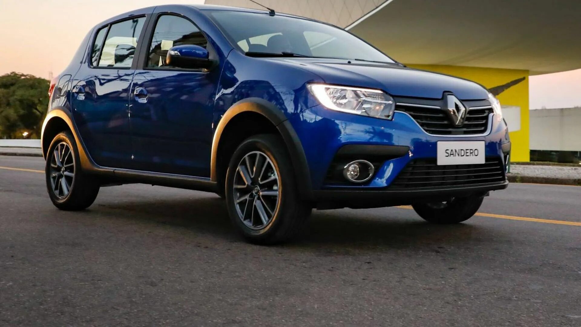 Renault Sandero Stepway 2020. Renault Sandero 2021. Рено Сандеро 2019. Рено Сандеро 2021.