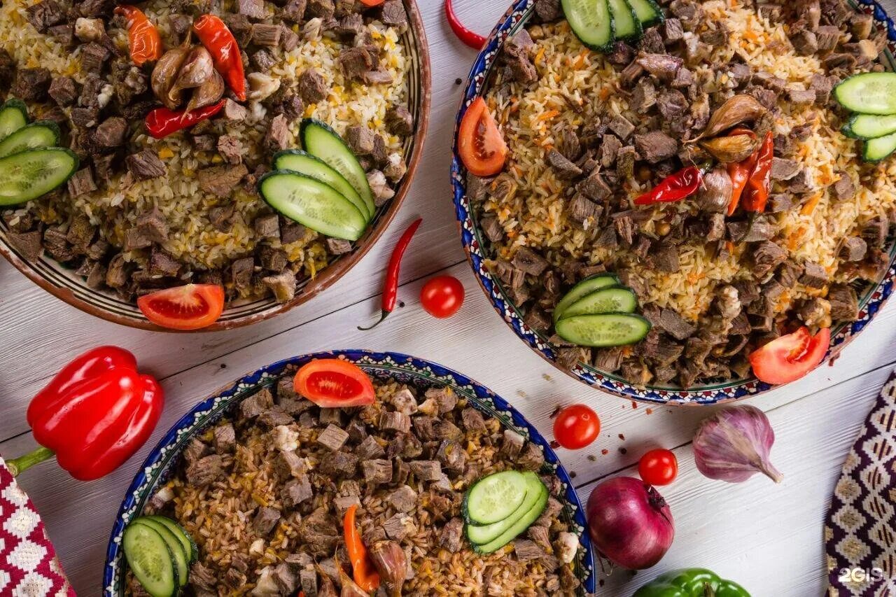 Плов центр солнцево парк. Узбекский плов. Чайхана плов центр. Плов екатеринбург ресторан пассаж. Чайхана долина плова.