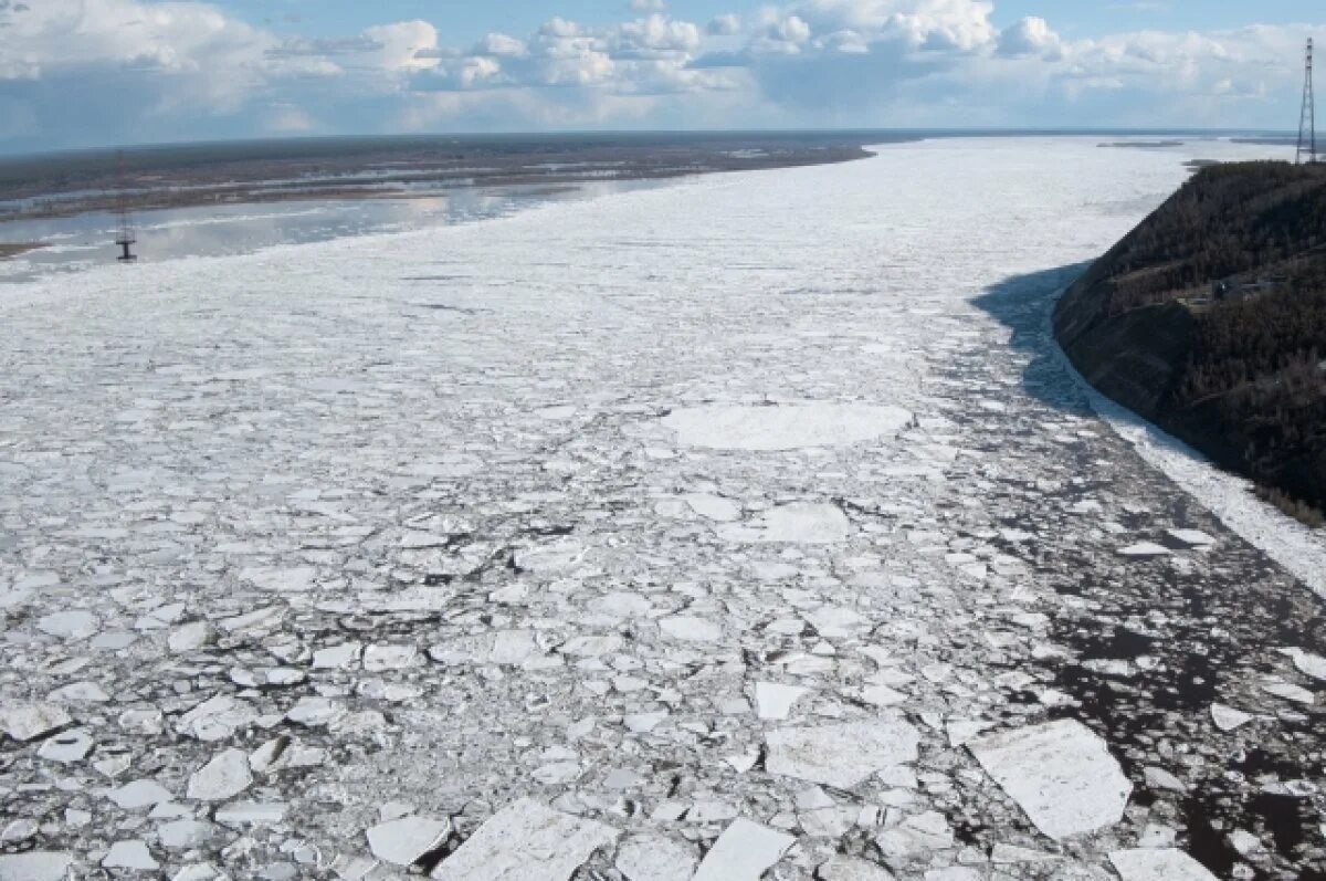 Ледоход в самаре. Ледоход Якутск 2022. Ледоход Якутск 2023. Ледоход на Лене 2021. Ледоход на Томи 2023.