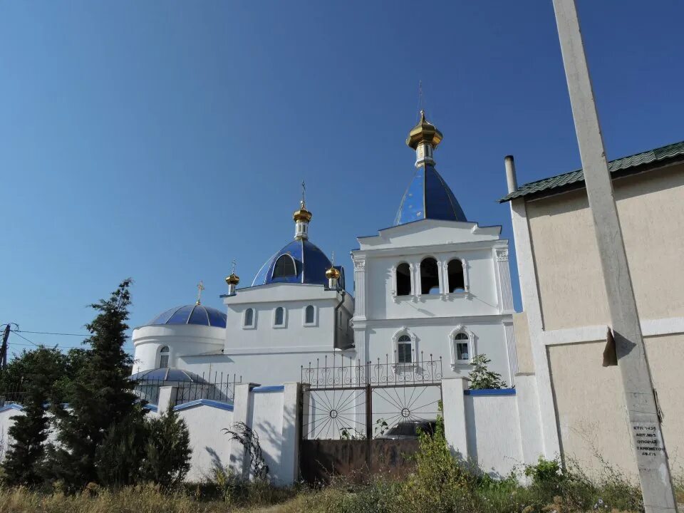 Храм Державной Богородицы Севастополь. Церковь Державной иконы Божией матери Севастополь. Храм на красной Горке Севастополь. Церковь на красной Горке в Севастополе. Севастополь красная горка