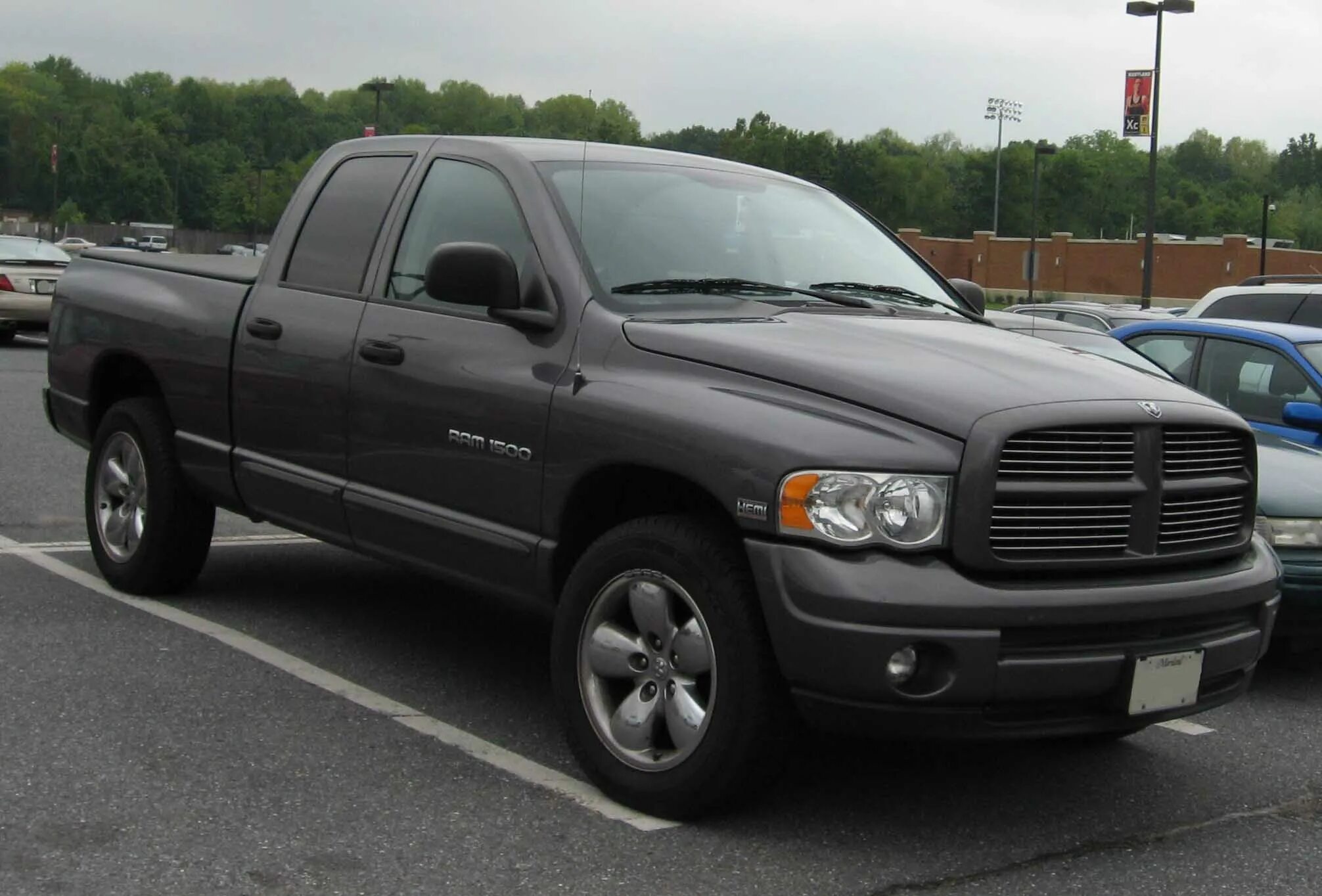 Додж рам поколения. Dodge Ram 1500 2002. Dodge Ram 2002. Додж рам 1500 2005. Dodge Ram 1500 5.7 2000.