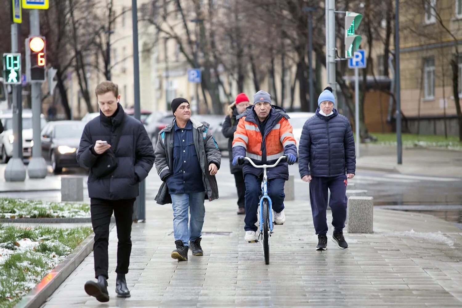 Мигранты в Москве. Мигранты Сахарово. Современные технологии в Москве. Заменим в Москве.