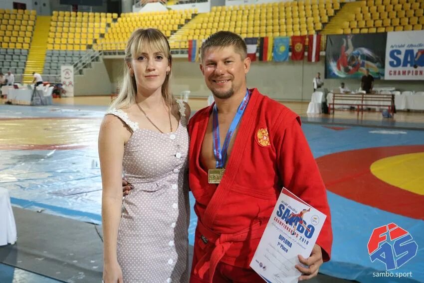 Кмс боевое самбо. Чемпион россии по самбо александр. Мастера самбо. Самбо мастера бык. Самбо валерий викторович.