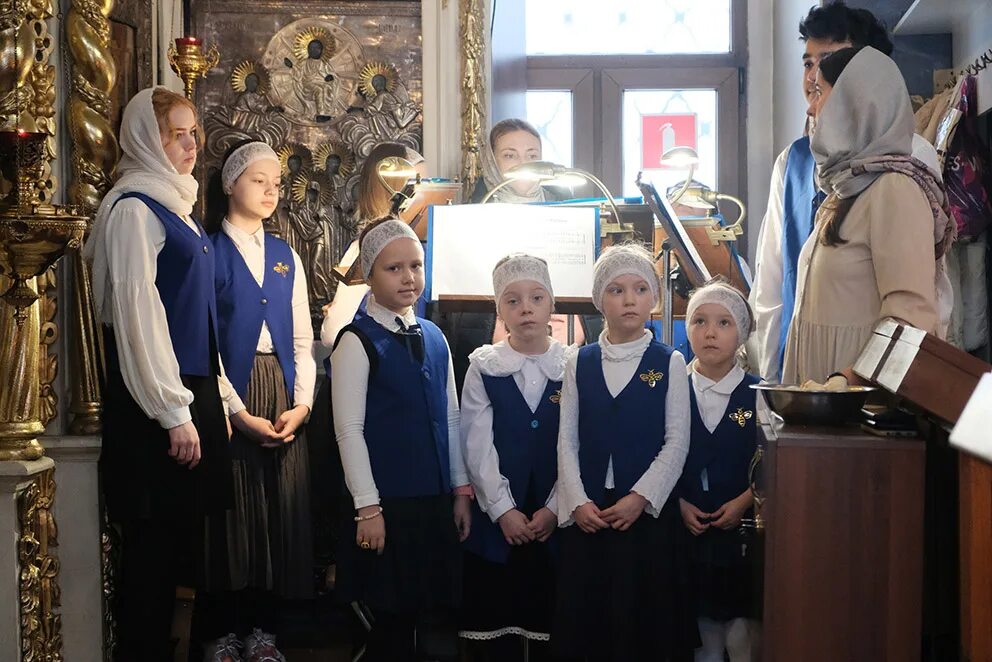 богослужение в яковлевском храме ярославля. архиерейская служба монастырь. яковлевская церковь ярославль. ярославль городок у яковлевского храма. богослужение в яковлевском храме ярославля.