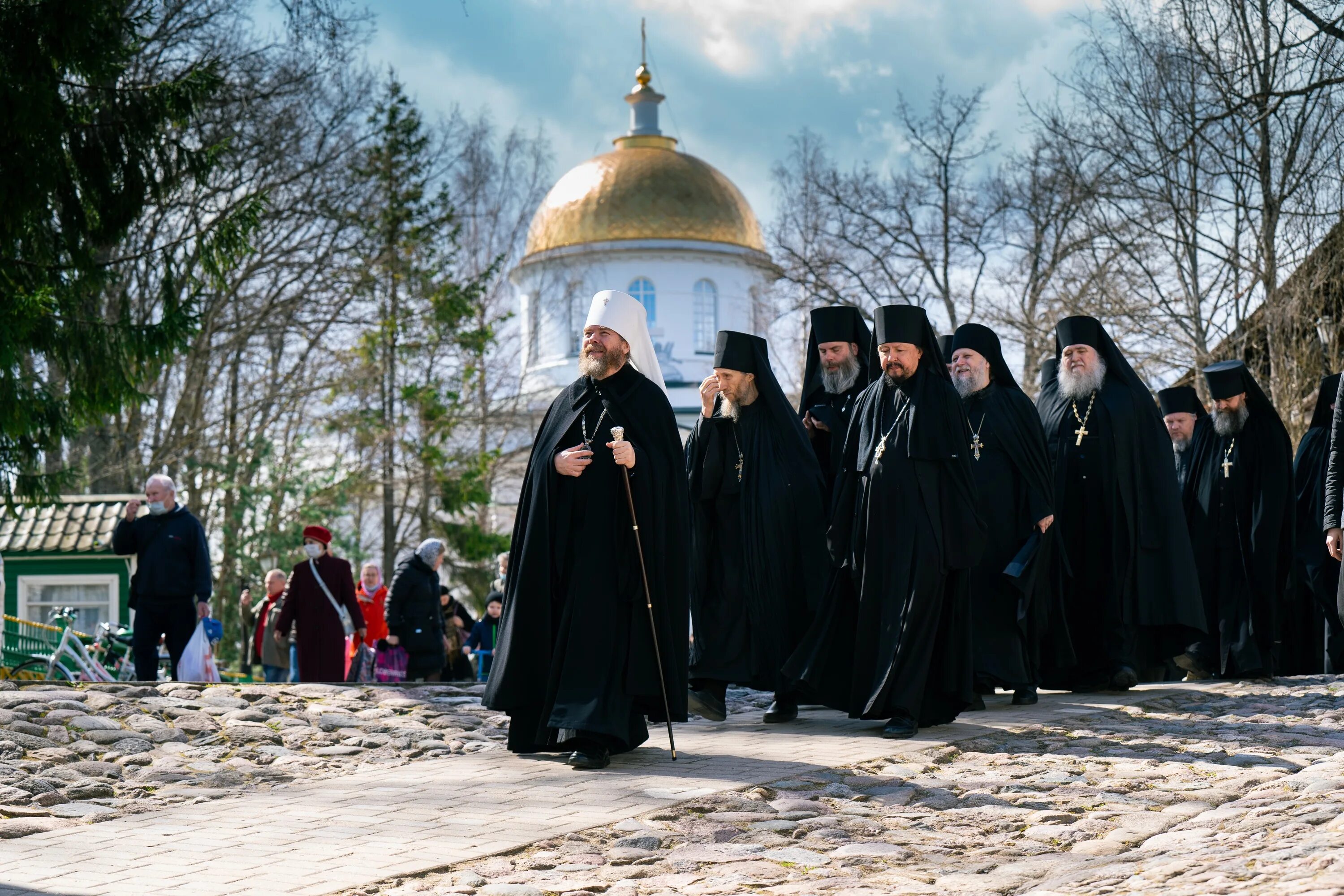 Псково печерские святые. Братия Псково-Печерского монастыря. Свято Успенский Псково Печерский монастырь братия. Псково-Печерский монастырь Архиерейский корпус. Насельники Псково-Печерского монастыря сегодня.