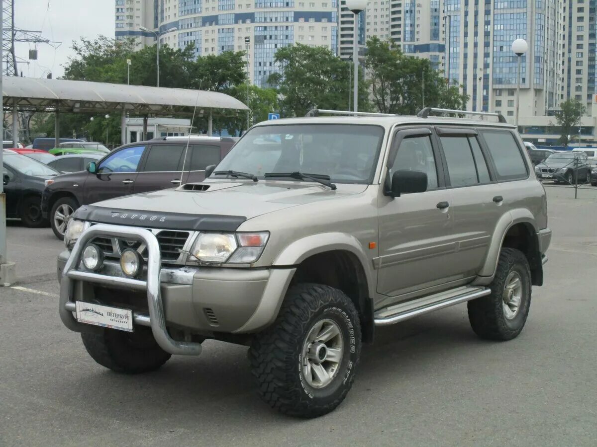 Купить кузов патрол. Nissan Patrol y61 2003. Nissan Patrol y61 золотой. Nissan Patrol 61 кузов. Ниссан Патрол 61 кузов.