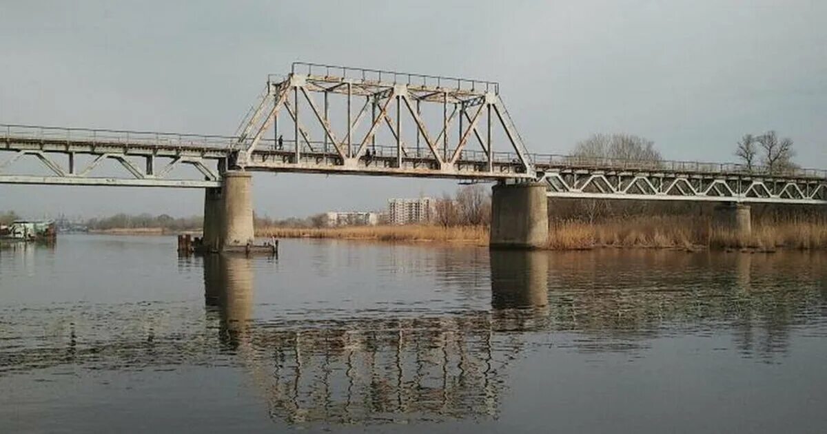 Антоновский мост в херсоне (мост через днепр). Антоновский мост херсон. Мост канал херсон. Химарс антоновский мост. Мост канал херсон.
