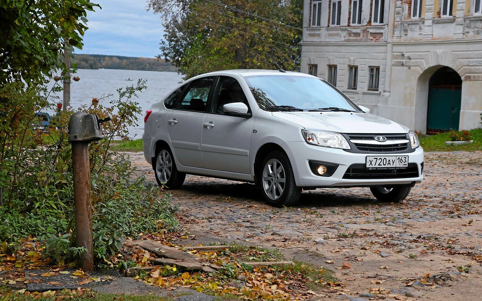 Лад 2011. Лада гранта лифтбек 2011. лада гранта liftback. лада гранта лифтбек 2012 года. лада гранта лифтбек 2011 года.