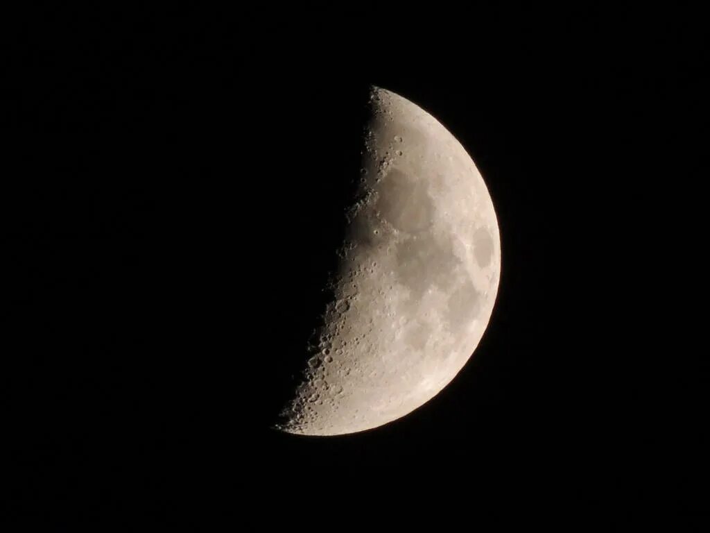 Растущая Луна. Фон Луна кратеры. Поверхность Луны вектор. Тесто по луне