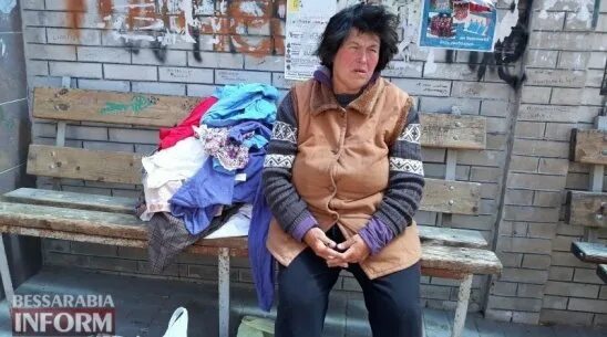 Родила на теплотрассе в екатеринбурге. Бомжиха родила. Бездомные молодые люди. Бомж без места жительства определенного. Бомж без места жительства определенного.