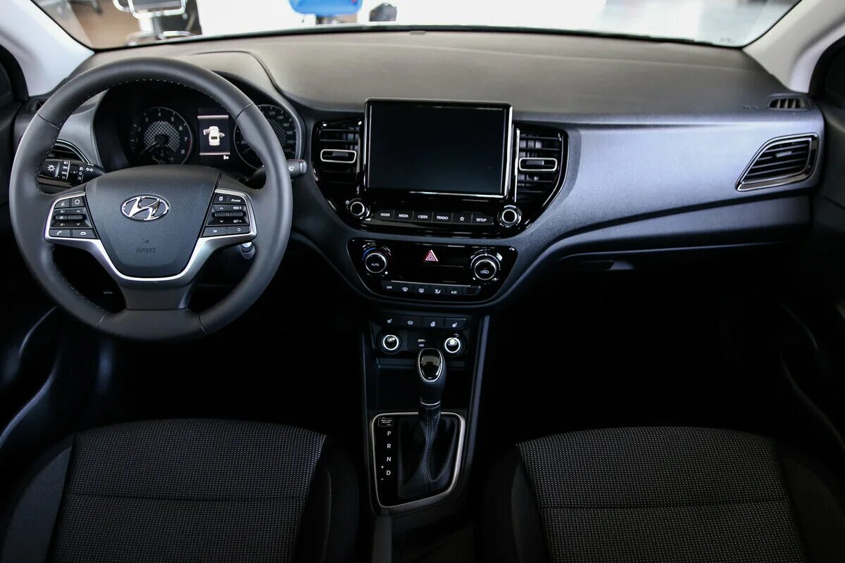 Hyundai solaris 2016 года автомат кондиционер. 4 автомат. Солярис какие проблемы. Солярис комфорт 1. Хендай солярис 2013 салон.