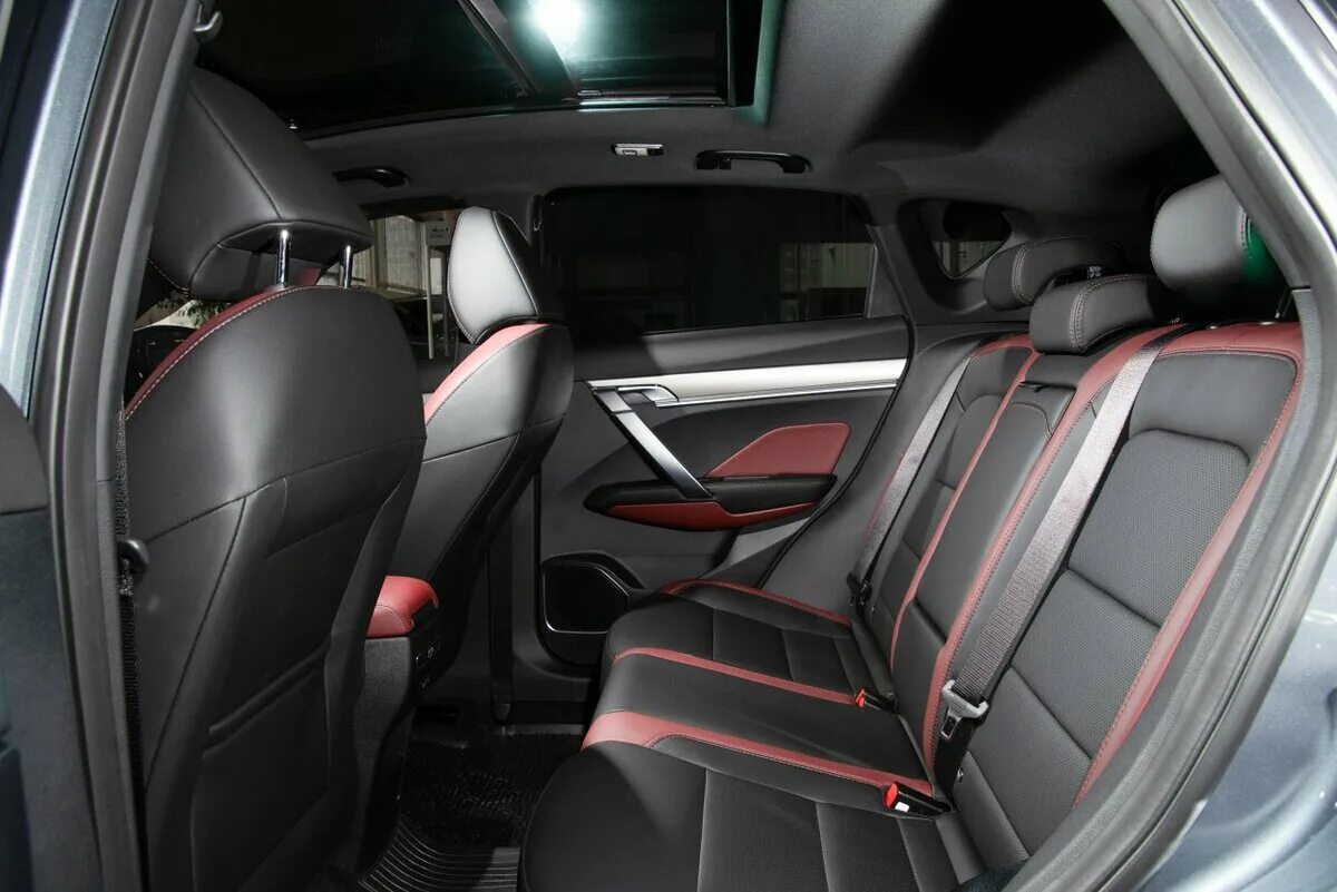 сиденья джили кулрей. Geely coolray. Geely coolray. Geely coolray салон. чехлы на geely coolray.