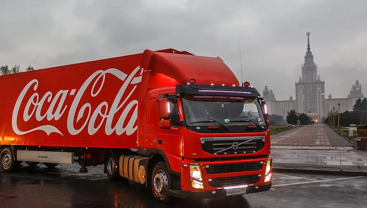Колла 2022. Coca Cola компания. Кока кола 2022. Кока кола российского производства. Огромная Кока кола.