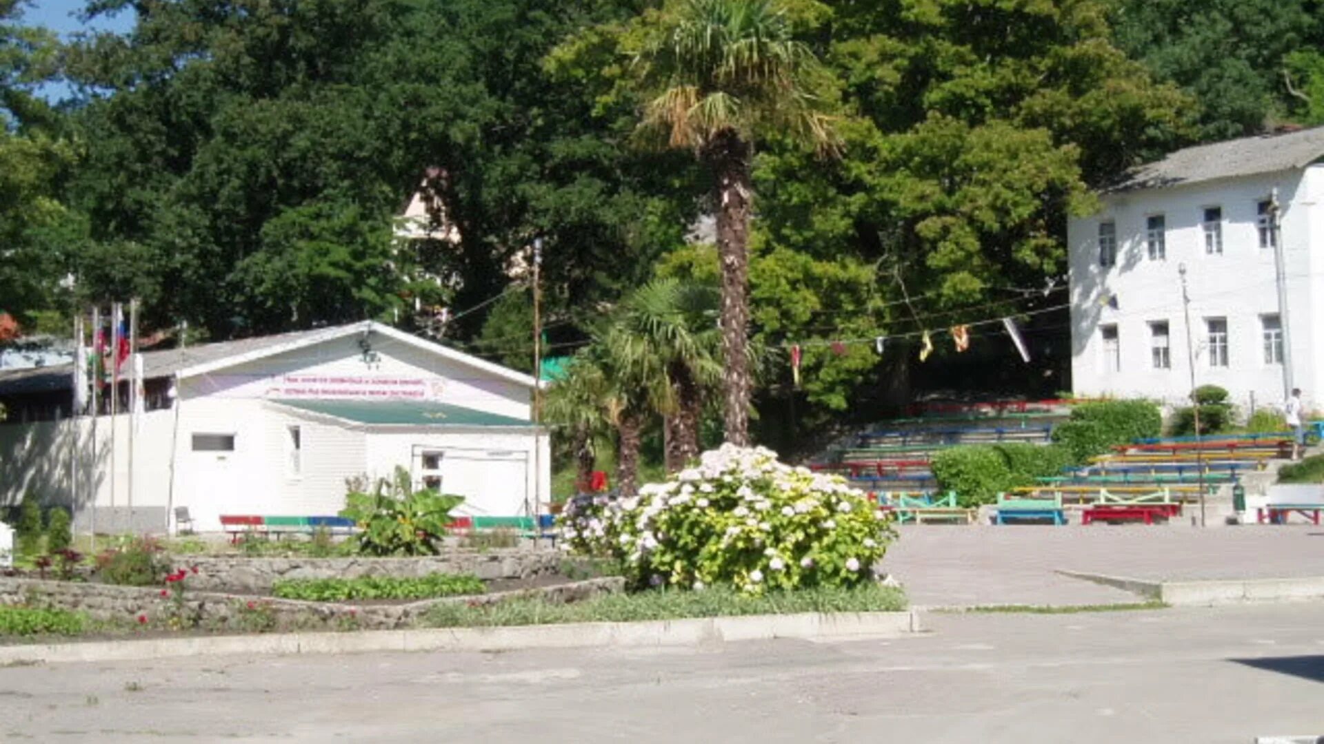 дедеркой (. зелёный огонёк лагерь туапсе. зелёный огонёк лагерь ржд. зеленый огонек туапсе. детский лагерь зеленый огонек в туапсе.