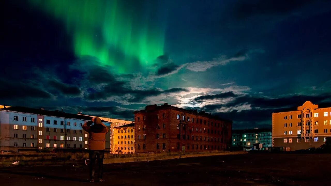 Город полярный норильск. Норильск северное сияние талнах. Полярная ночь в норильске 2022. Полярное сияние в норильске. Полярное сияние в норильске.