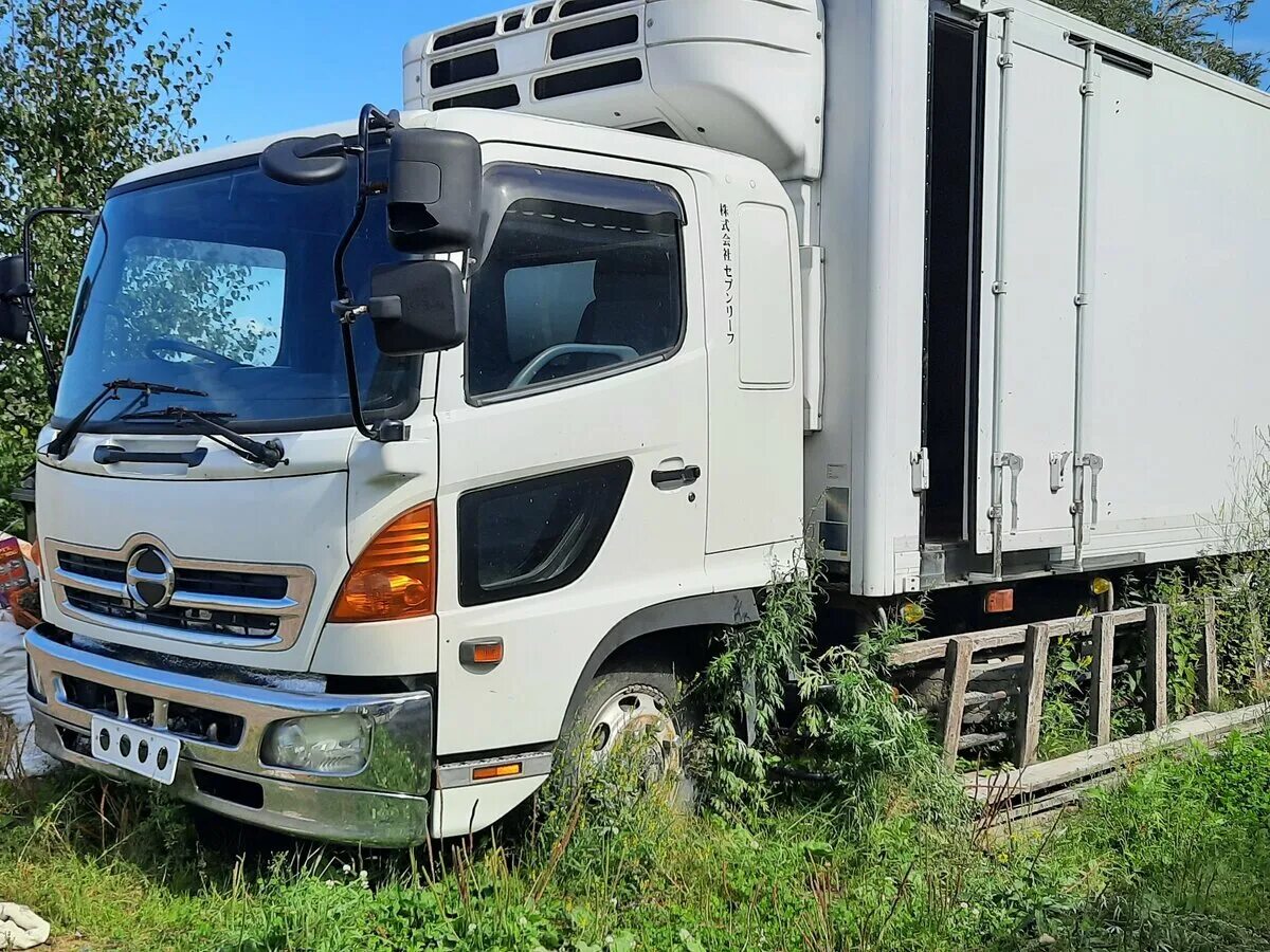 Хино 500 рейнджер. Японская будка Hino Ranger. Хино рейнджер 2013. Hino Ranger 500 бабочка. Купить грузовик хино