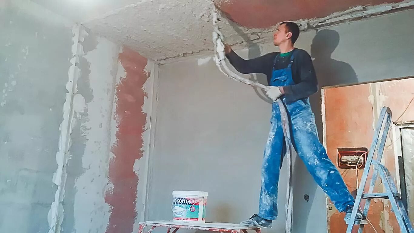 Механическая штукатурка потолка. Механизированная штукатурка потолка. Штукатурка стен и потолков. Механизированная декоративная штукатурка стен. Машинная штукатурка.
