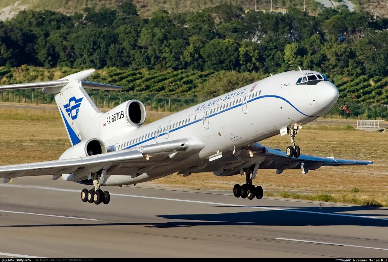Туполев ту 154. Ту 144 самолет туполева. Tupolev tu-204-300. Какие самолеты туполева. Самолеты кб туполева.