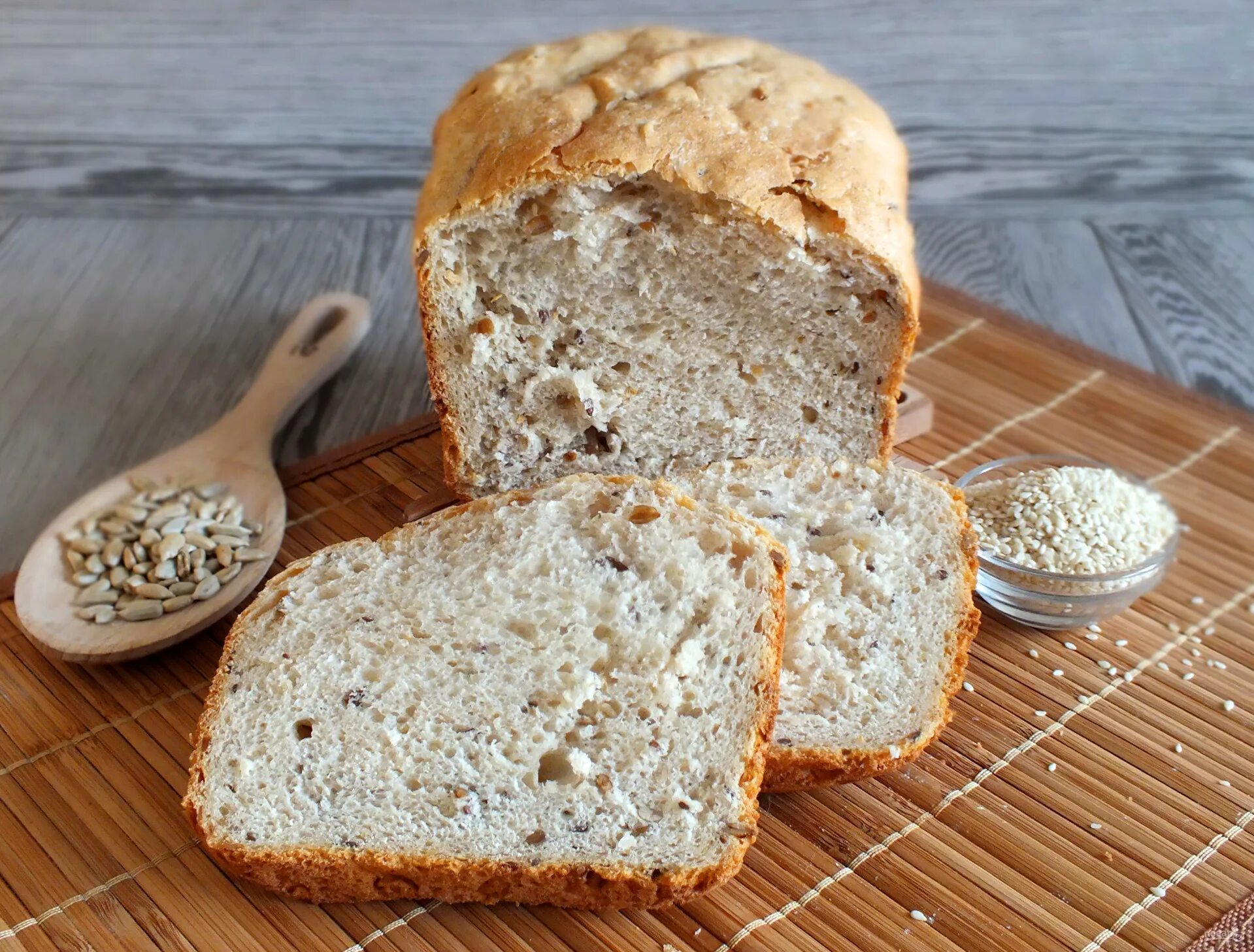 Хлеб. Домашний хлеб. Хлеб с семечками. Самый вкусный хлеб.